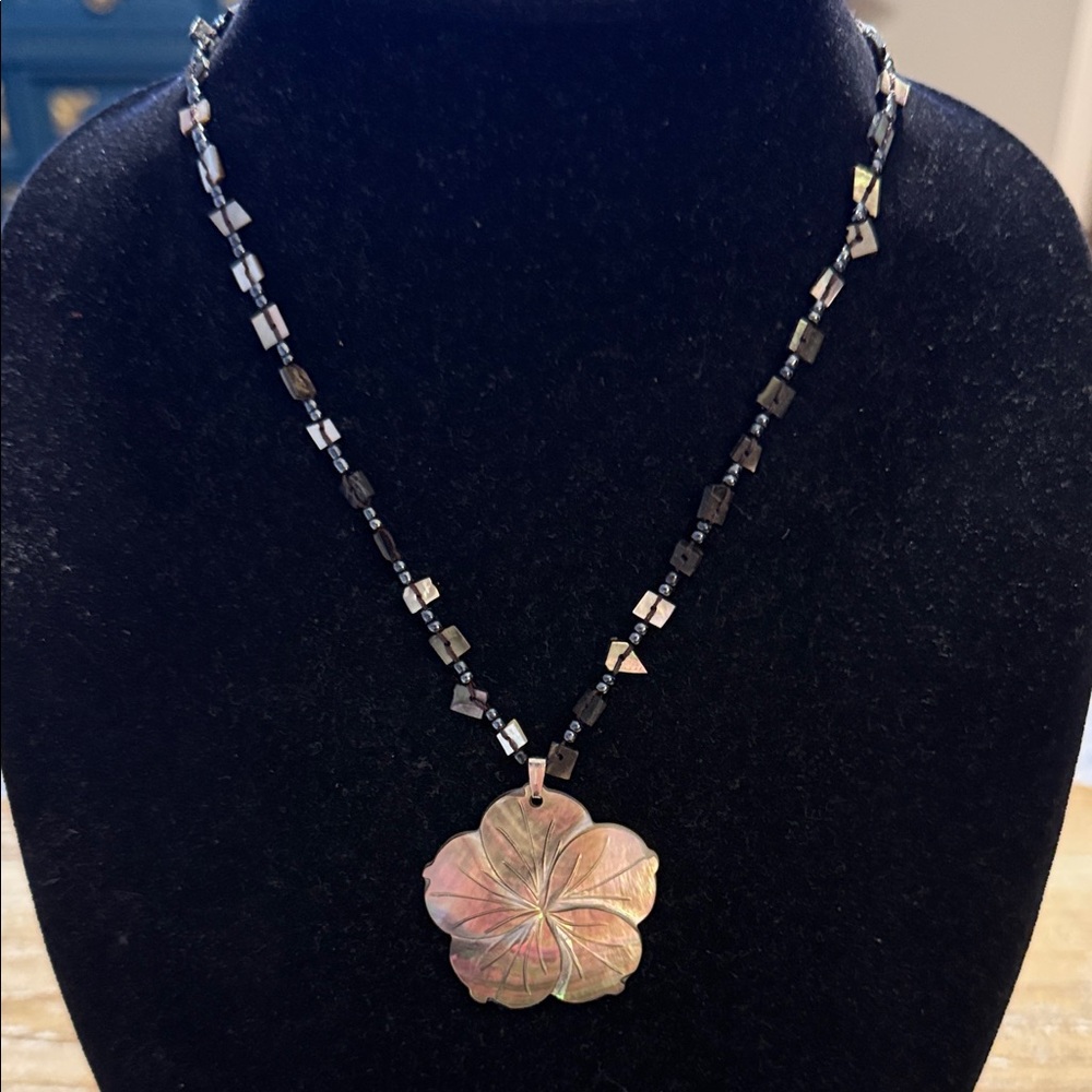 Vintage Black Cream Beaded Mother of Pearl Floral Flower Pendant Necklace